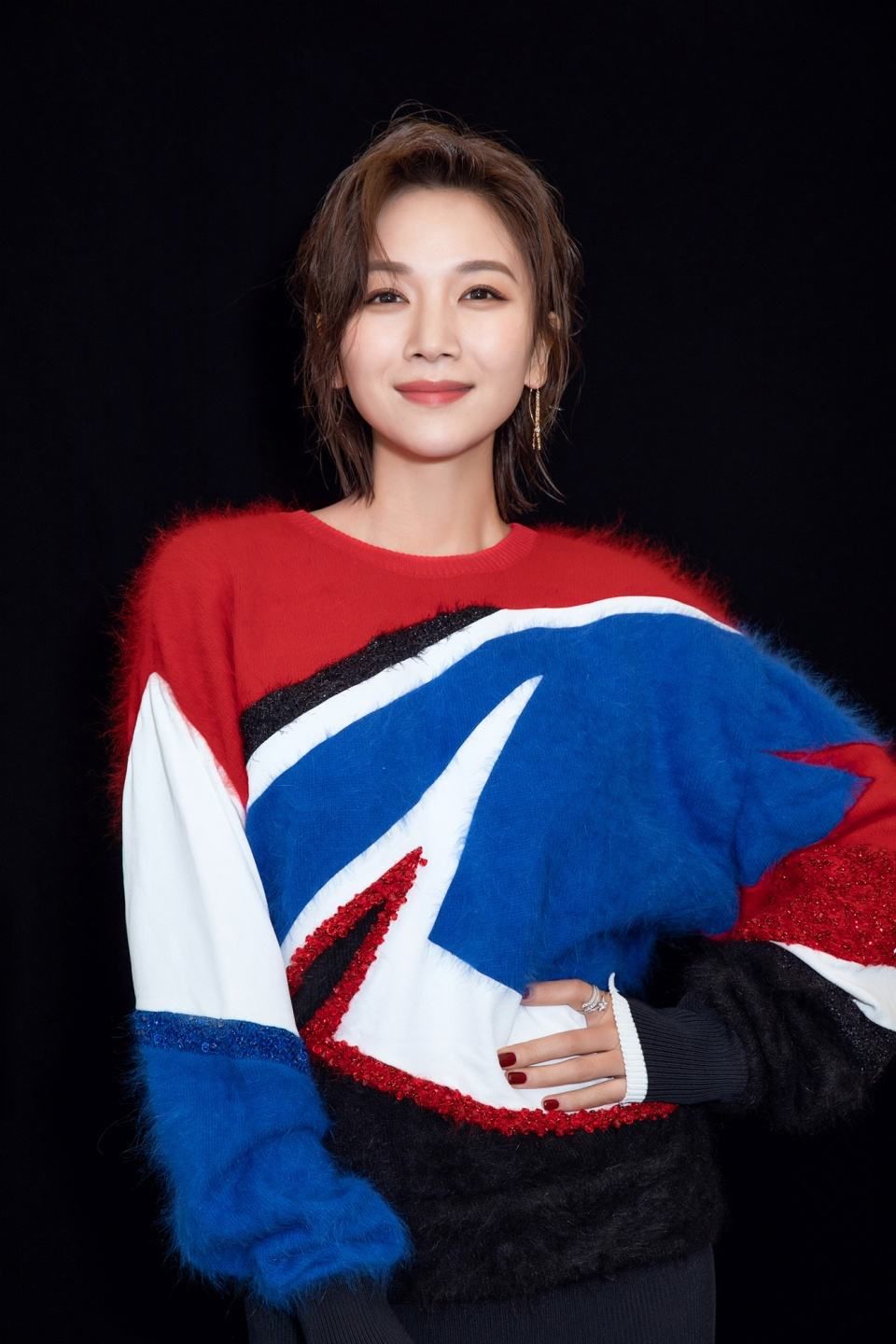 她被称为"小刘涛",曾与陈思成同居3年,嫁入豪门今与儿子独居