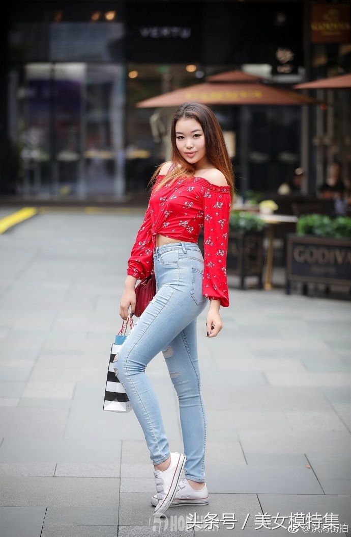 街拍美女，看美女们如何穿衣搭配