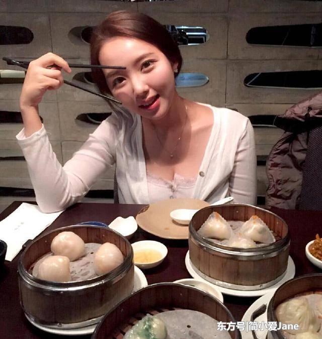 身材微胖，曲线婀娜，这才是好身材！