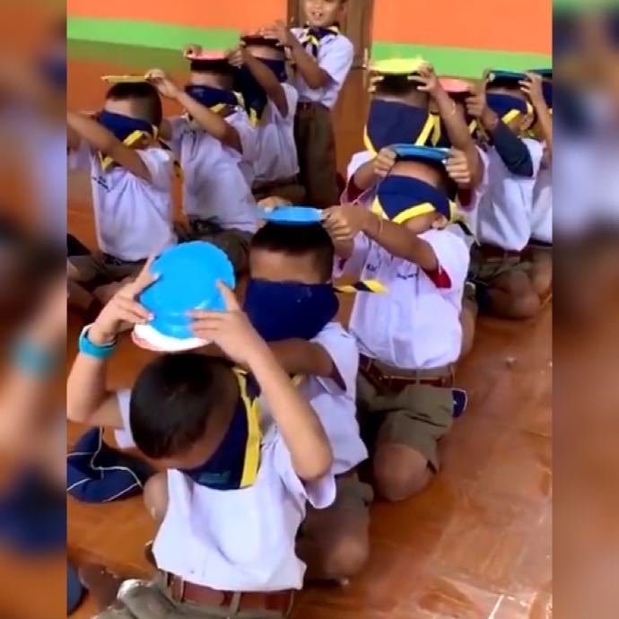 『日常』小学生因玩“运输空气”的游戏火了,网友:日常迷惑行为没错了!