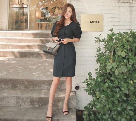 街拍：短裤短裙齐上阵，微胖的美女更性感！