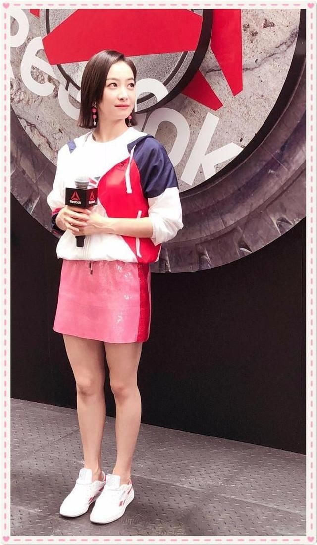 宋茜终于瘦出筷子腿！31岁穿小粉裙嫩到飞起，李沁完全不是她对手