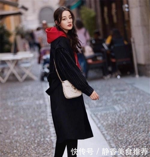  「底裤」穿大衣尽量别配打底裤！瞧瞧下面热巴这样来穿，时髦显瘦又洋气
