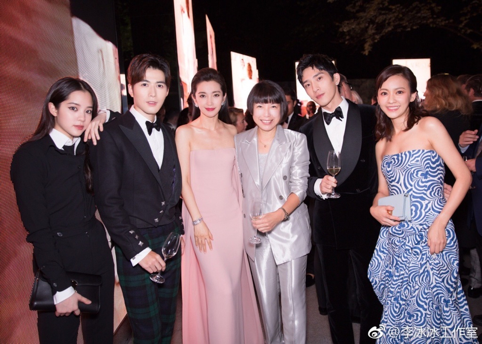 李冰冰景甜娜扎孟美岐金晨现身纽约时装周