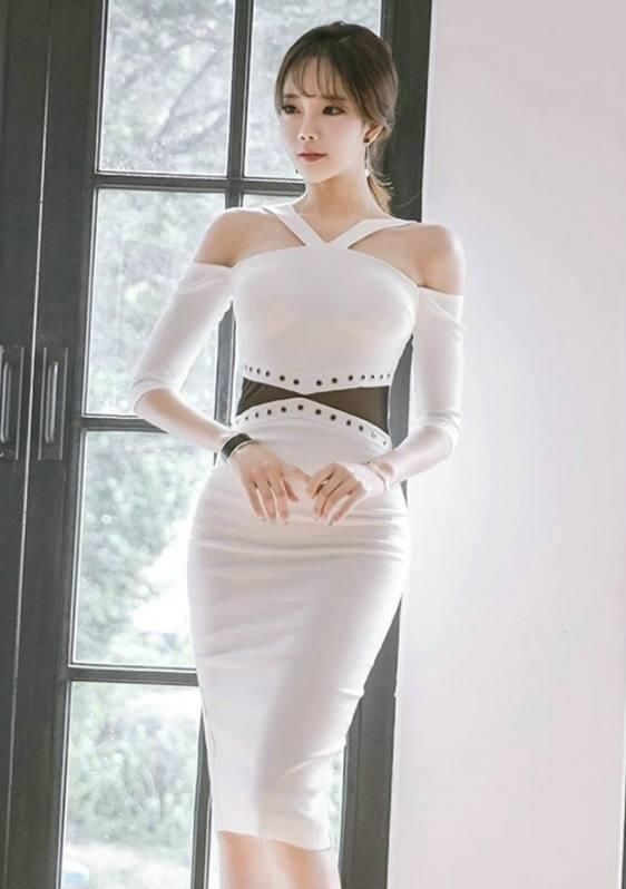 精致有型的紧身裙女神，白皙漂亮，显得温婉柔美！