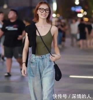  纽扣|她的腰有多细？我穿紧身的裤子她改小2次才穿得了，有5颗扣子！