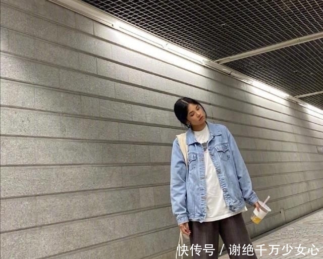 「风衣」春季单品怎样选?风衣就选长款的,裤子就选高腰的,抛开身高局限