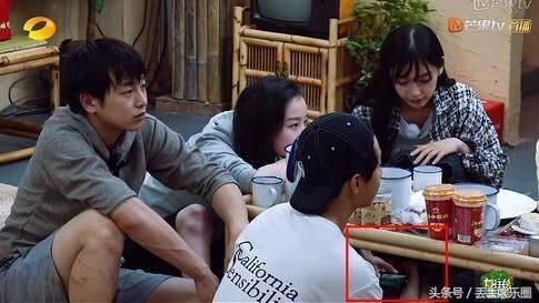 baby假吃玩手机被质疑，真相原来是这样，粉丝：“黑”的有点过了