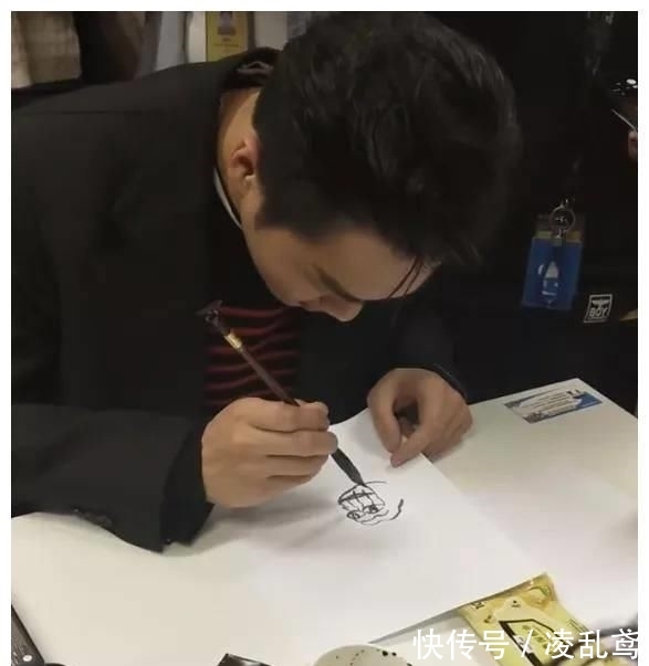 「毛笔画」都说张若昀的毛笔字丑，见到他拿毛笔画的画，对他另眼相看了