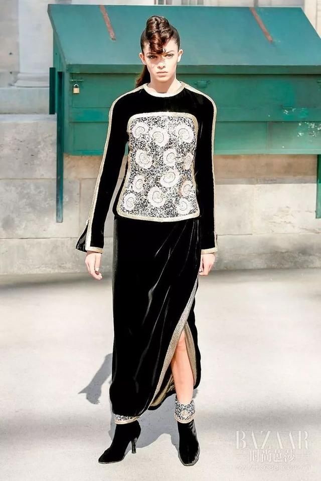 塞纳河倒映的Chanel高定，流淌的是左岸的旧时光