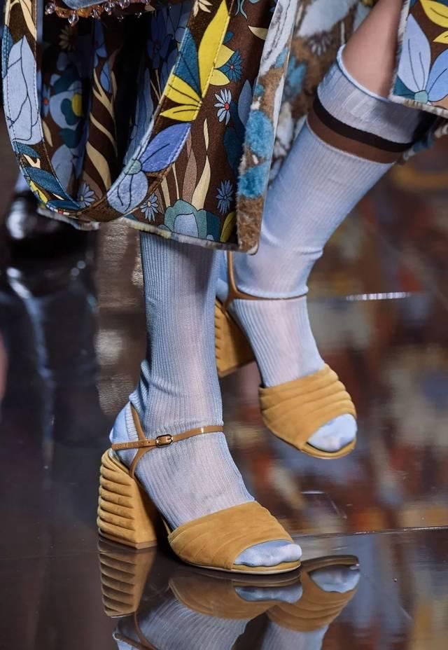 『新元素』鞋子没新意?来跟随时装周解锁美炸天的新元素