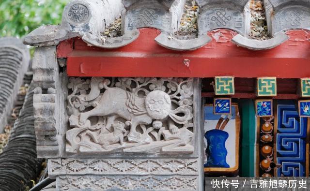 一百年前侵华日军所拍老照片上的这座如意门楼如今变成什么样了