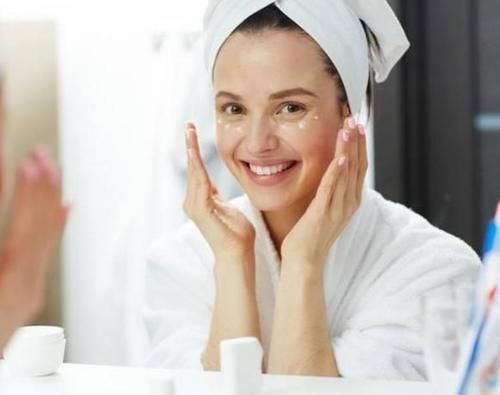 在白天，用这3种“护肤品”，会让皮肤“越来越差”！不要小瞧了