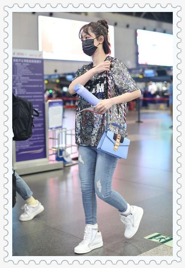 杨紫明明是美少女，可每次都穿出大妈感，网友：难怪秦俊杰要分手