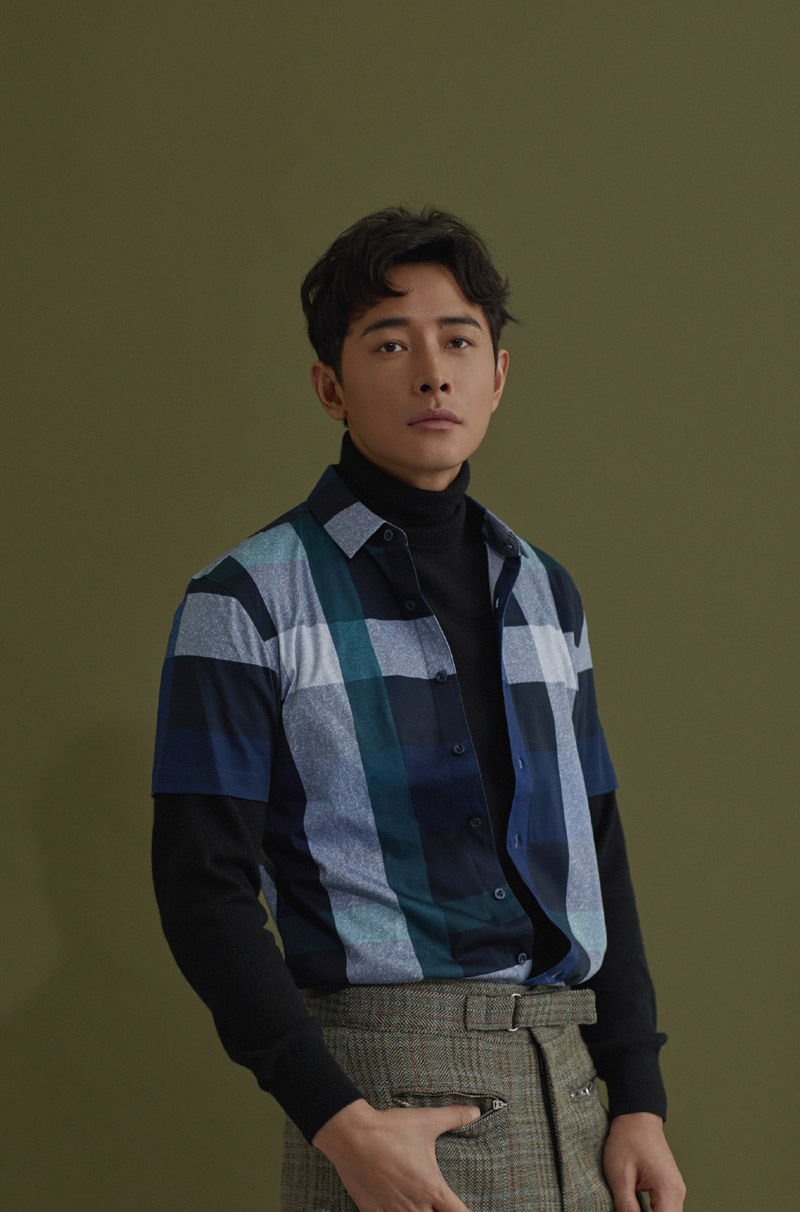 罗晋:难怪唐嫣选择了他，在机场都敢这么穿，网友:还是西服帅