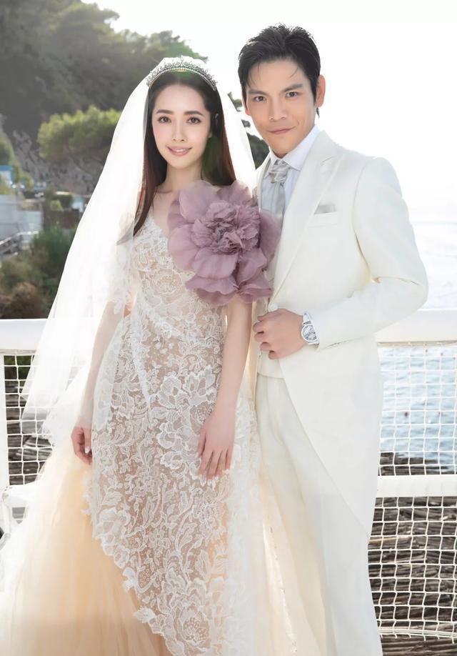 「花样滑冰」71岁老奶奶身材看起来像17岁少女,这个传奇的女人到底做对了什么