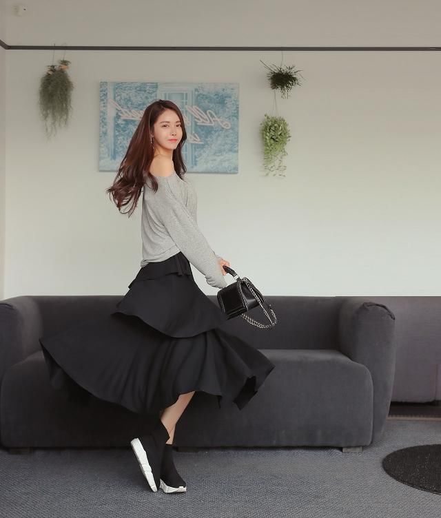 人像摄影：选择浅色的衣服，让小姐姐看上去更加的粉嫩动人