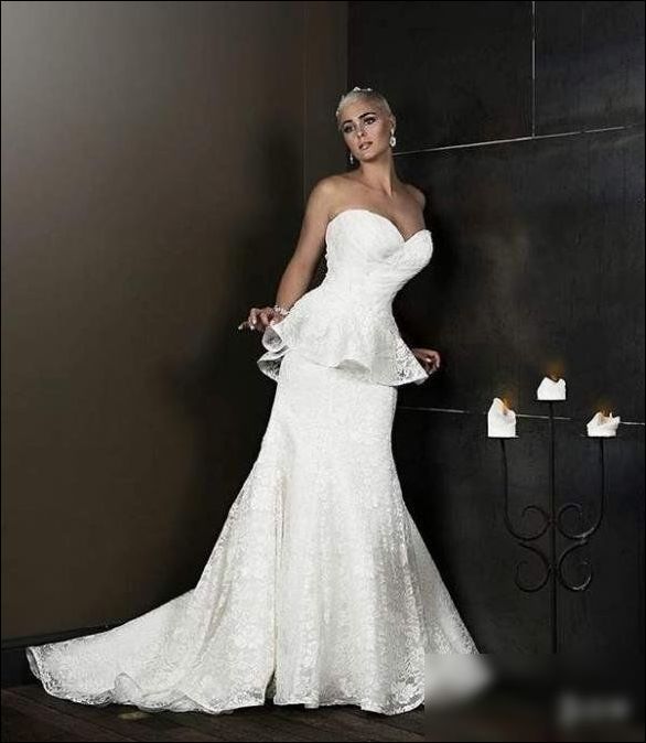 国外美女cos《守望先锋》查莉娅 "壮硕"身材太迷人