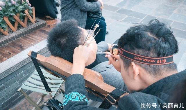 成都宽窄巷子变宰人巷子，掏耳10分钟60元，快成第二个雪乡