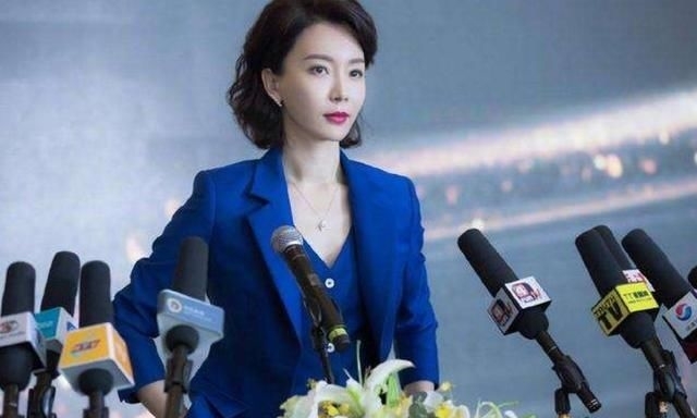 「 雪纺衬衫」袁泉陈数被赞大气，胡静孙俪集体扑街，中年女星演职场强人
