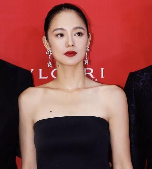 没有网红锥子脸，40岁的周韵告诉你，什么才是不惧岁月的真美人！