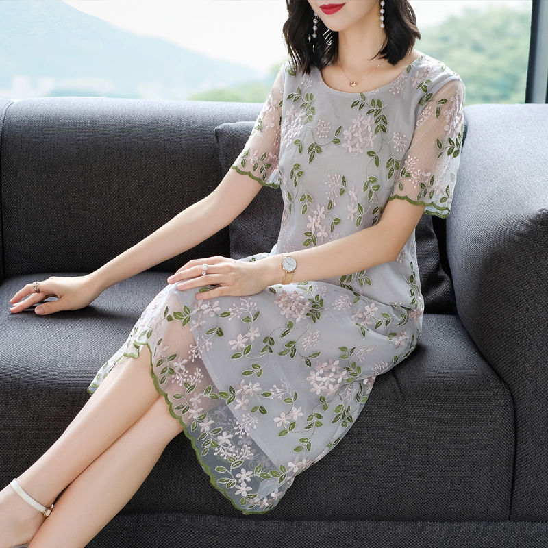 10款精致连衣裙，小姨一买就8套，广场上的舞伴争着要代买