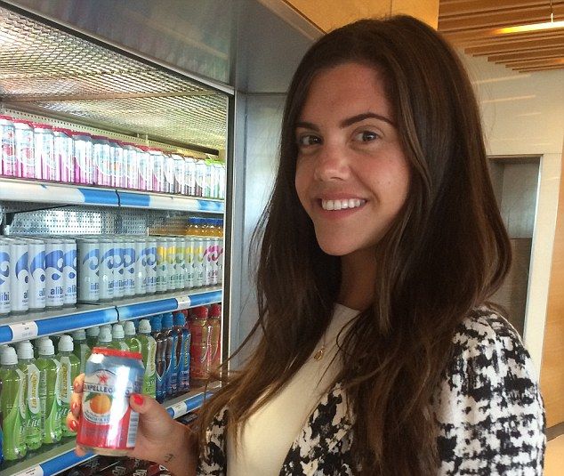 法国少女和朋友打赌,一个月不化妆出门,三天少女就认输了