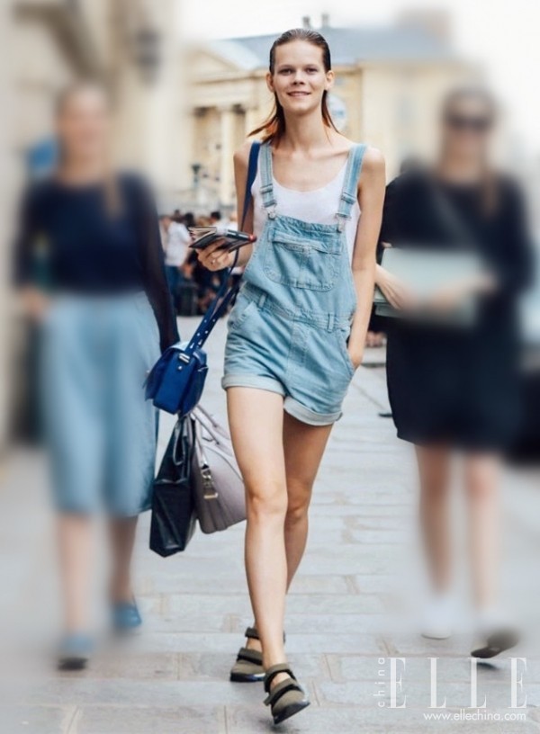 别再穿阔腿裤了 今夏最流行的“初恋裤”来了！