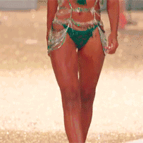 奢饰品见多了，没见过天价内衣，网友:一件顶几套房子啊!