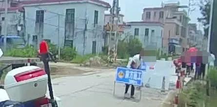 「连人」斗门男子珠海大桥边钓鱼连人带车冲下河,10万元打水漂!