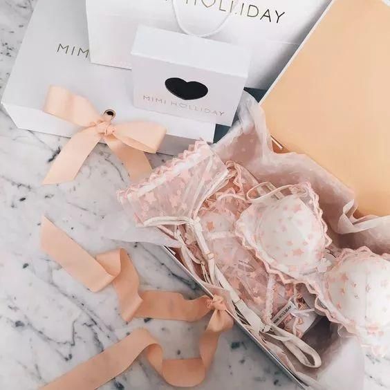 男朋友,我的这件小内衣你喜欢么?