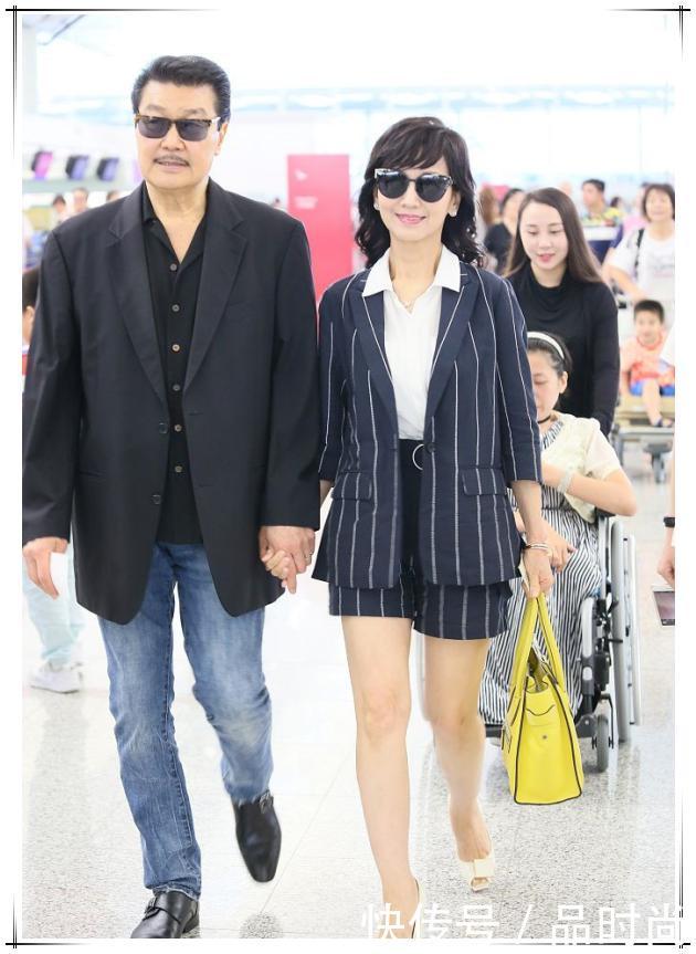 当56岁张凯丽撞上63岁赵雅芝,才发现女人的气质真的与年龄无关