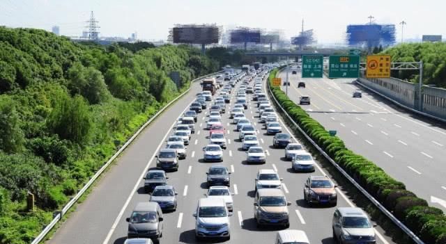 9月1日起，高速公路收费标准在调整！车主：幸福来得太突然！