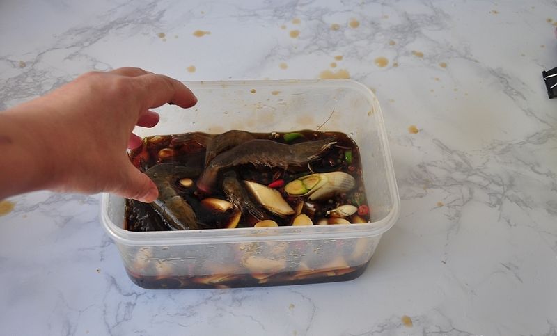  「花椒」活呛虾，我吃了四十多年怎么也吃不够，口感微辣微咸又鲜甜