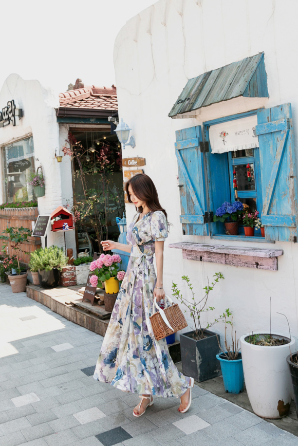 女神孙允珠，油墨水彩阿尔勒田园花亭长裙