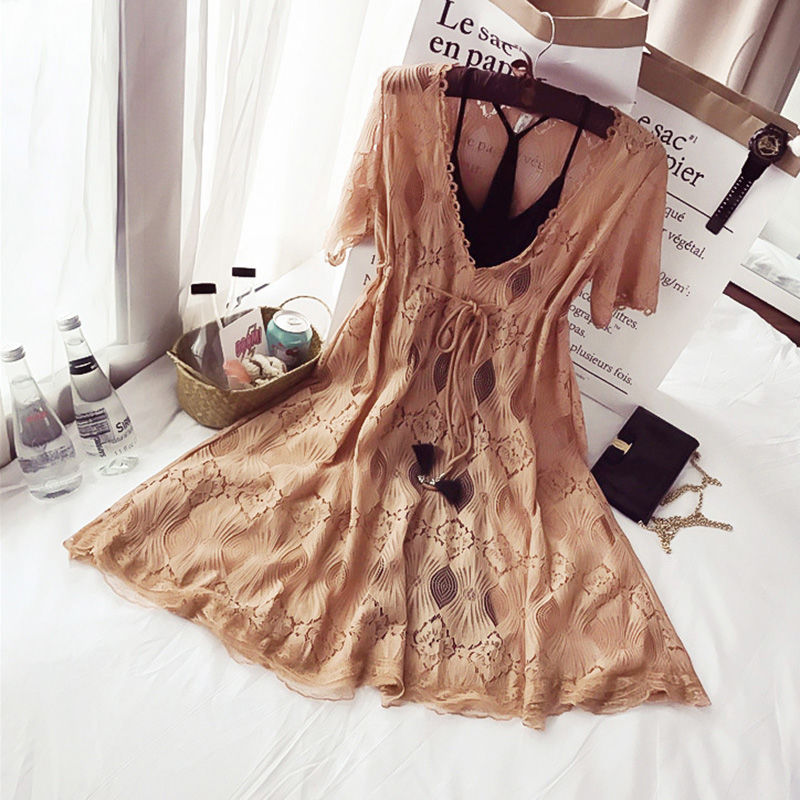 精致的蕾丝很显优雅，镂空与它的搭配，这些裙女人穿上真美