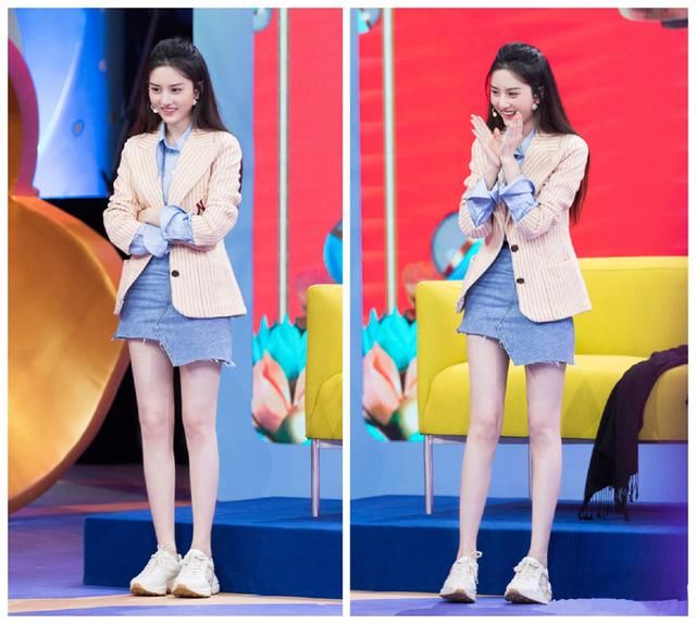 倪妮跟宋祖儿相差十岁，同穿2万的条纹西装，输了年龄却赢了气质