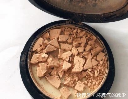  「可得」口红断了咋办? 粉饼碎了咋办? 这些补救方法, 你可得收好了!