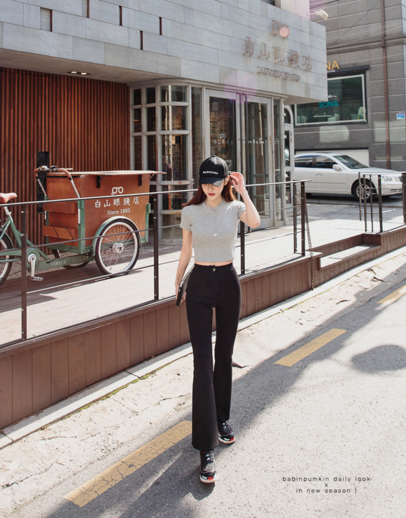 女神孙允珠，酷炫卡路里灰青石健美打底衫