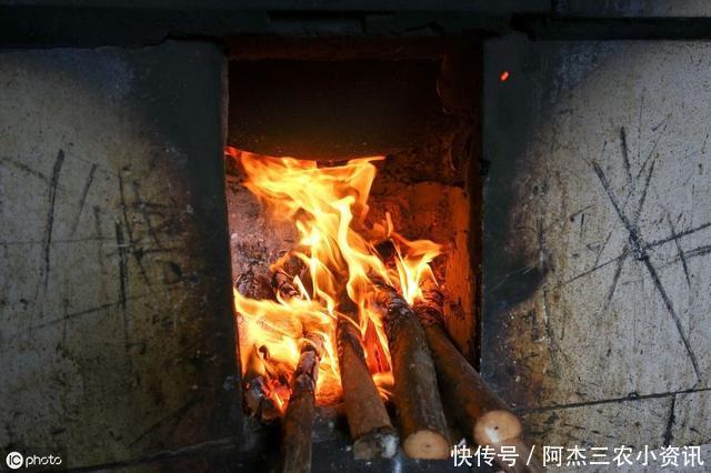 禁止：农村烧柴火灶现象，该不该被禁止？看完之后你就知道了