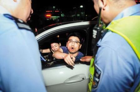 交通部宣布:如果发现行驶证和驾驶证放在车上