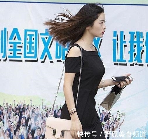  『精致』街拍小姐姐：迷人长裙，精致旗袍，女人味十足