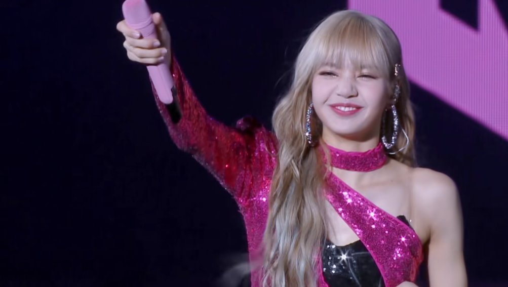 #路人#Lisa出道前训练舞蹈流出,身材显微胖像路人,如今高攀不起