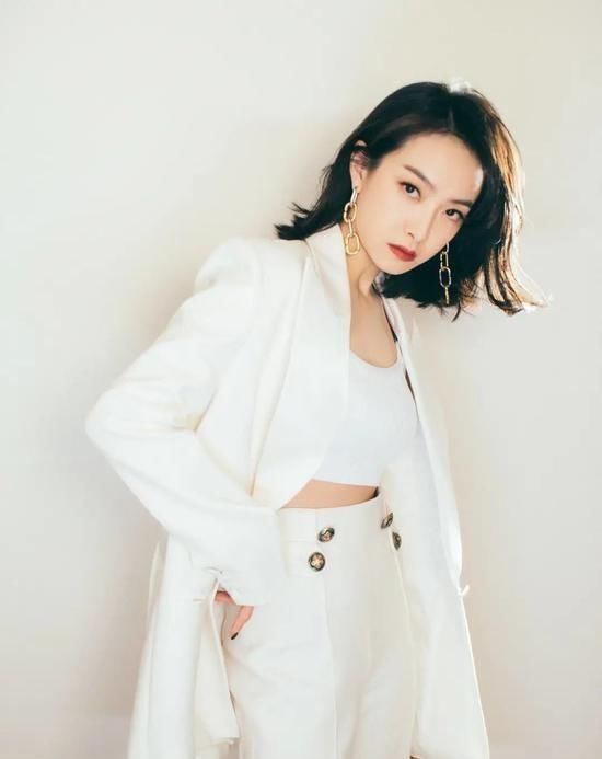  『春天』人手一件的西装外套,今年春天流行这3件,时髦又高级!