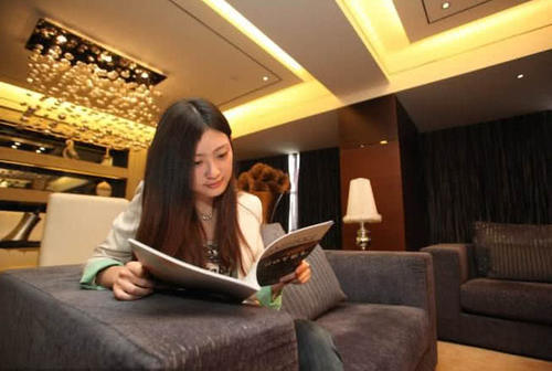 高薪“试睡员”越来越难招？曾经从业者：高薪背后有“艰辛”