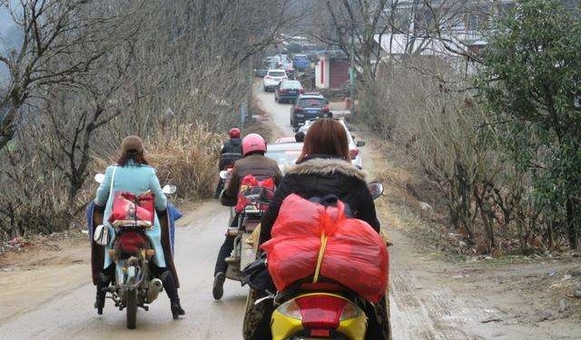 农村走亲戚，越来越像“演戏”，走个过场就走，饭都不吃，为何