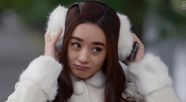  「高原红腮红」粗眉毛、蟑螂腿、妆容朦胧…新手化妆的这些难堪错误观念