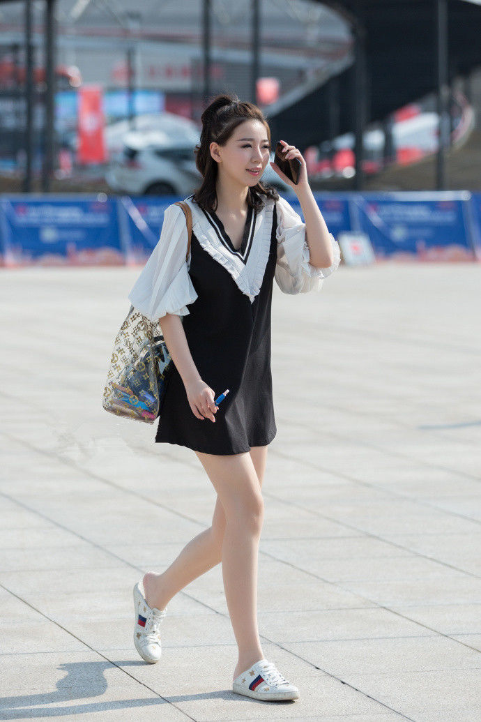 重庆街拍，百变半身裙，轻松撩起时尚风