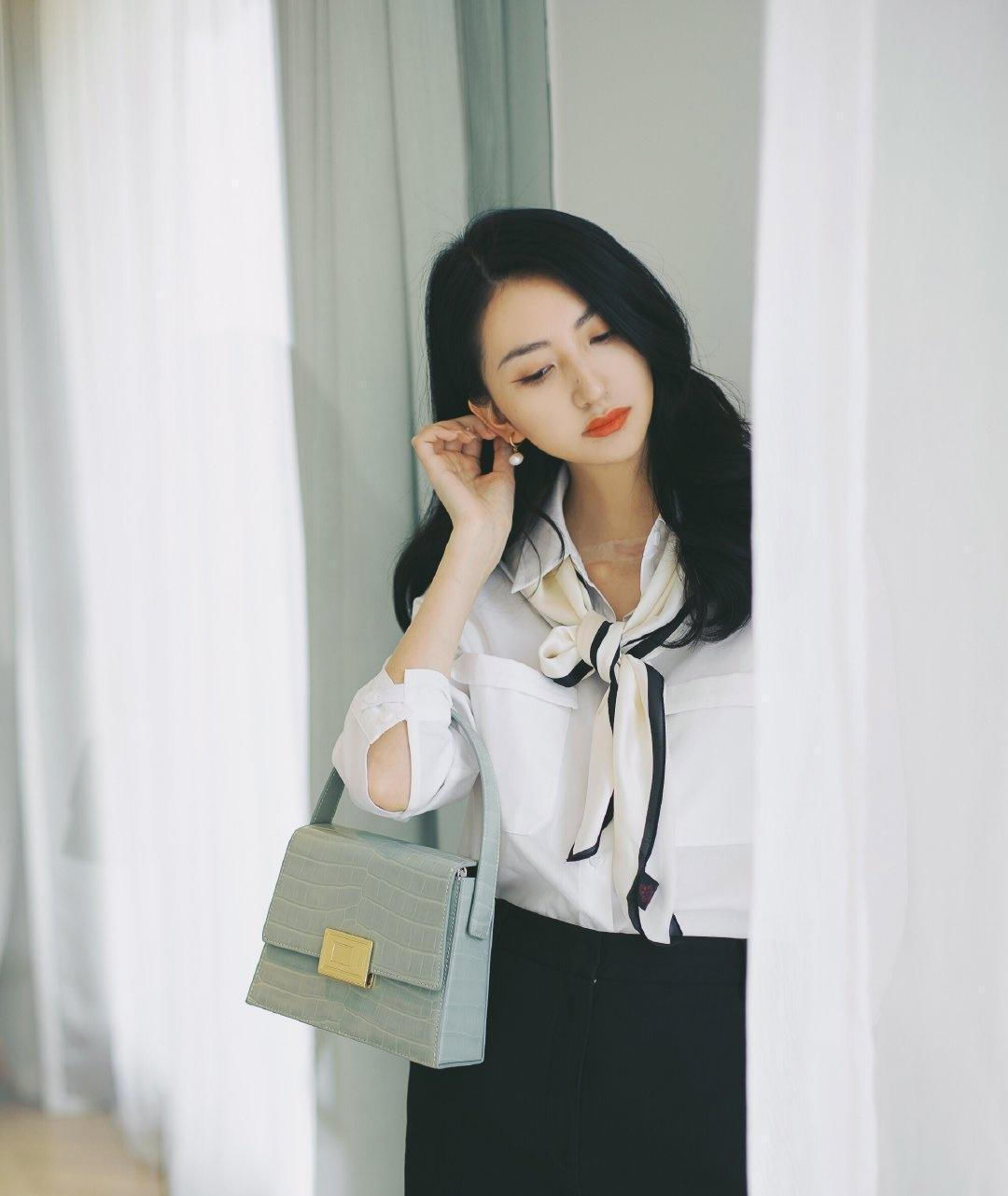  [博主]春季上班怎么穿?学这几位时尚博主的“高级穿法”,显气质又好看