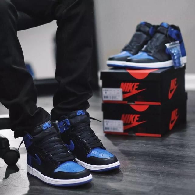 你买的球鞋价格会起飞还是倒闭？关键看颜色！